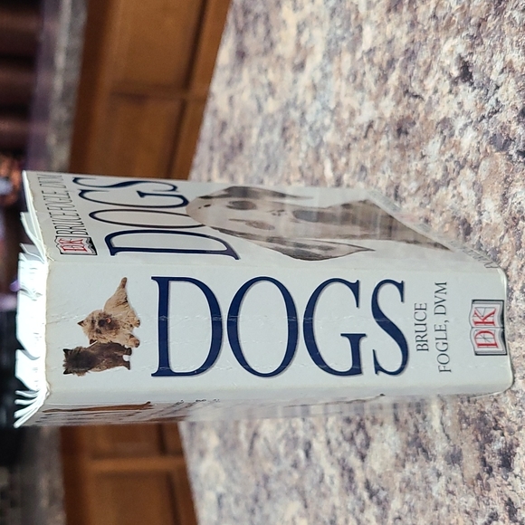 Dogs paperback - Picture 4 of 4